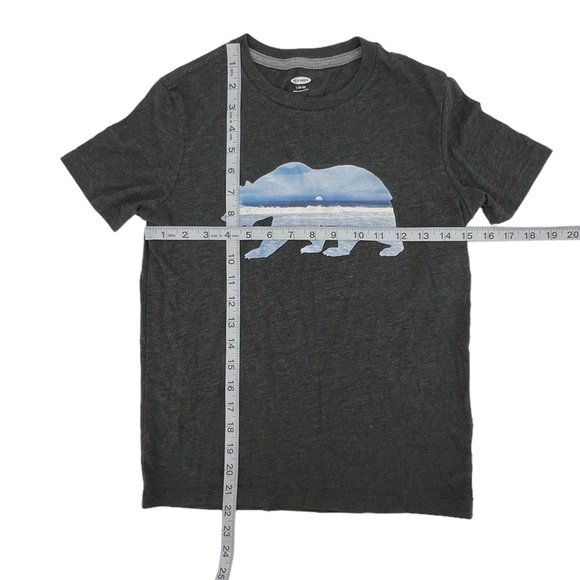 Old Navy Gray Blue Bear Ocean Short Sleeve T-Shirt Size Large (10/12) Boy’s - Picture 4 of 5
